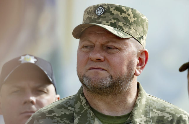Ukrajinská armáda nepredložila vláde žiadosť na mobilizáciu konkrétneho počtu ľudí, argumentuje veliteľ ozbrojených síl Zalužnyj
